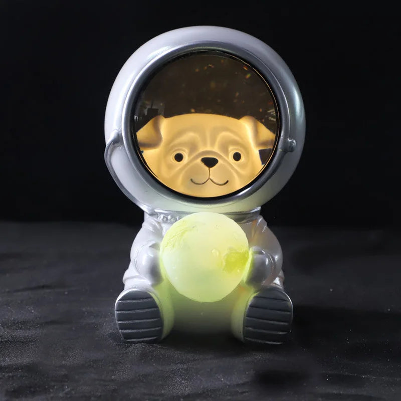 Luminária LED Astronauta Recarregável com Base USB – Luz Noturna para Quarto Infantil