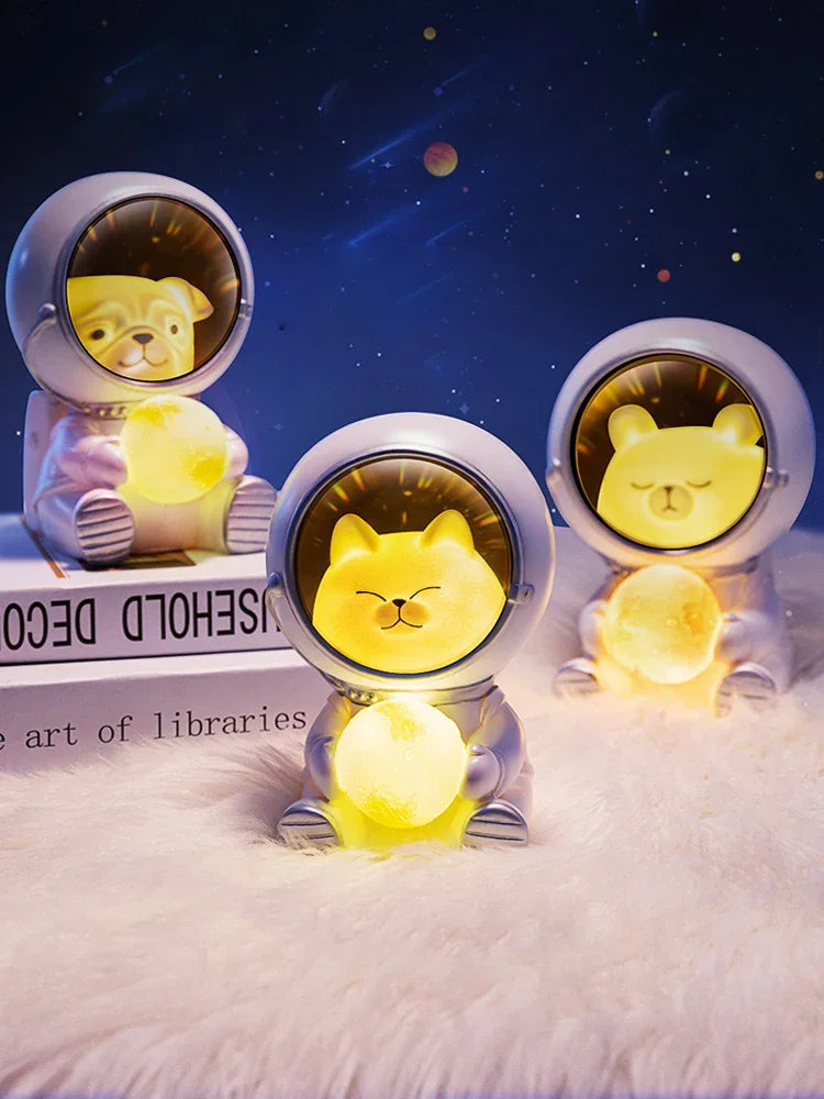 Luminária LED Astronauta Recarregável com Base USB – Luz Noturna para Quarto Infantil